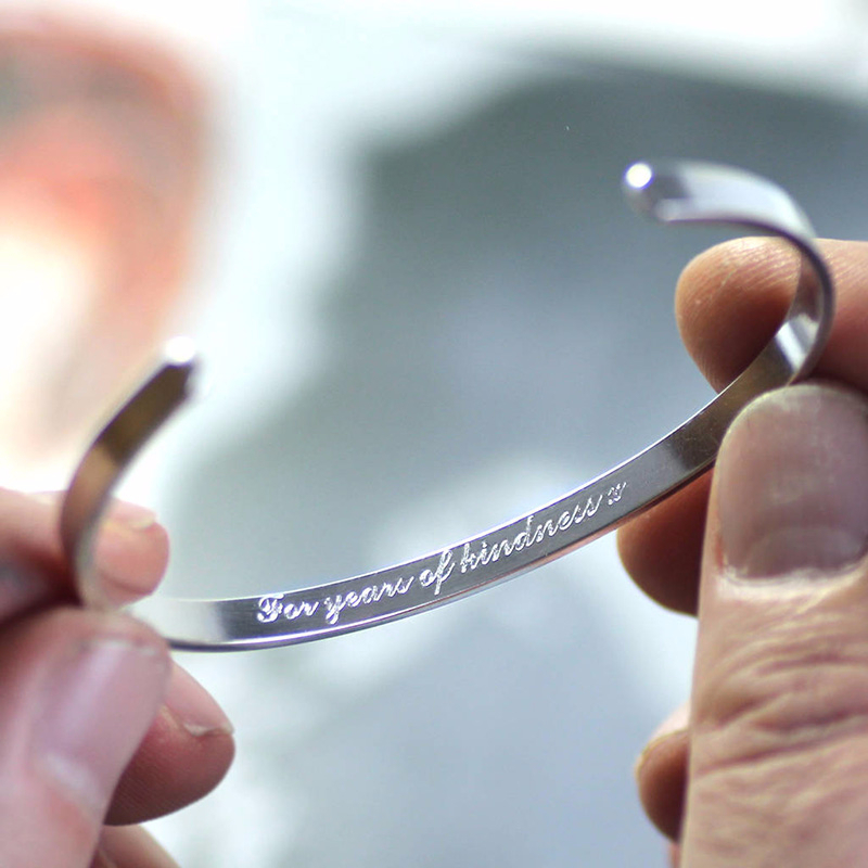 Vnox Dropshipping Maßgeschneid – Cuff Bangle Bracelet Bewertung und Preis